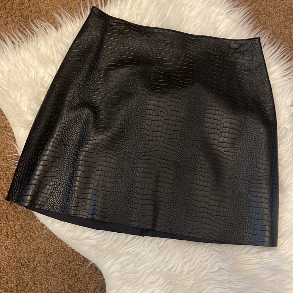 NWT Express Hi Waist A Line Snake Mini Skirt - Sz 8